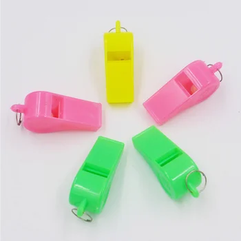 24шт Подвесной свисток Детские игрушки-свистки Пластиковый подбадривающий свисток для спортивной игры Race